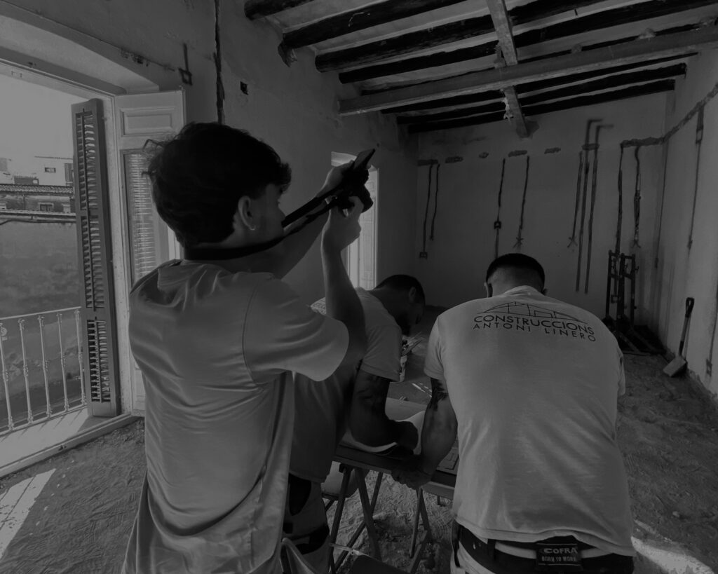 Curación de contenido para redes sociales de una empresa y aumentar su presencia digital.